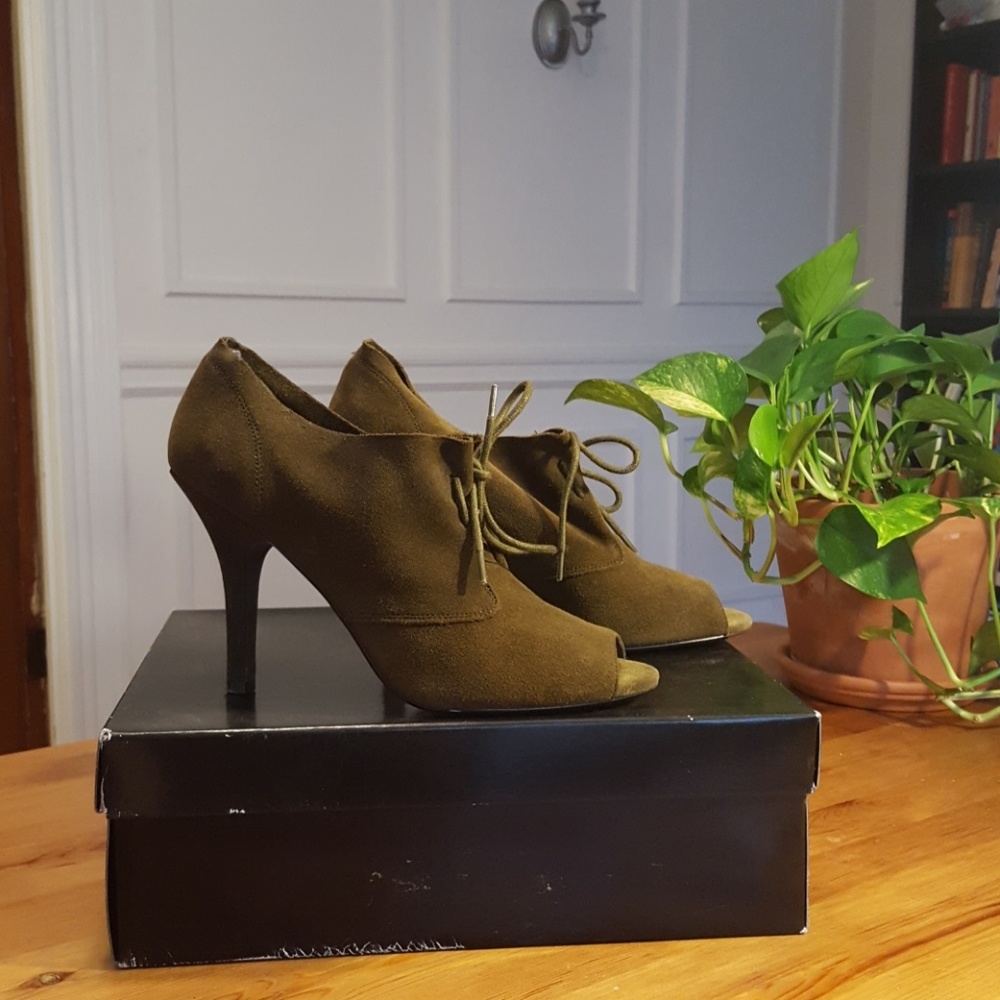 BCBG Olive green suede booties